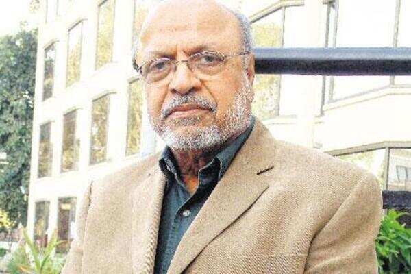I&B Ministry wakes up to Shyam Benegal's report