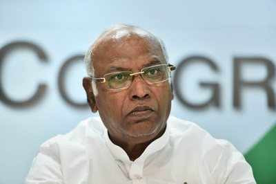 Congress leader Mallikarjun Kharge in Mumbai: Prime Minister Narendra Modi wants to do to India what Hitler did to Germany