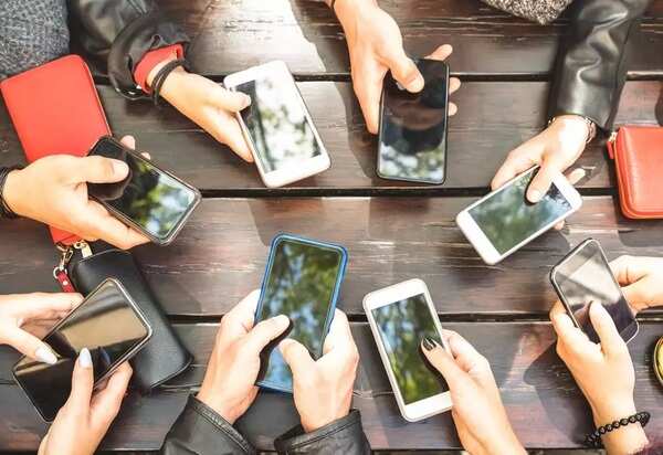 India ranks 131 in mobile internet speeds; falls below Sri Lanka, Pakistan, Nepal: Report
