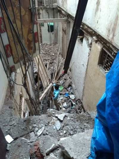 One trapped after slab of south Mumbai building collpases