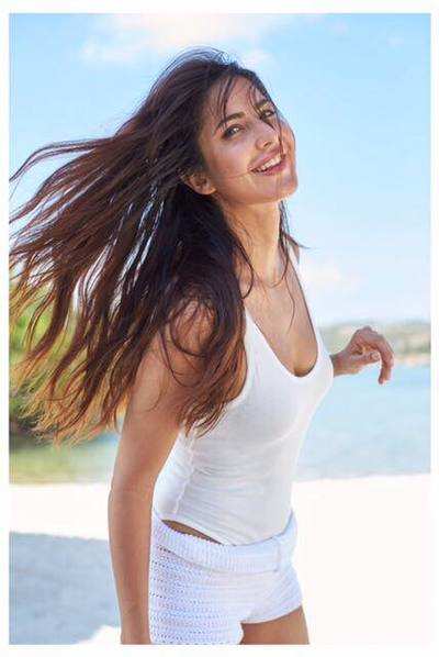 Katrina Kaif says goodbye to Maldives with a sizzling picture!