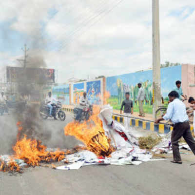 Telangana fallout: Curfew continues in Vizianagaram; 34 held