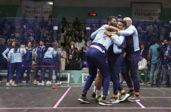 Squash coach turns player to help wards