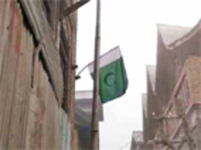Pak flag hoisted at Mufti’s home