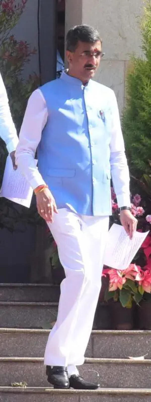 17 water tankers now in Satara, number may go up, tanker demand to be met within 24 hrs: Guardian minister Desai