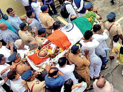 Mumbai: Cricketer Ajit Wadekar cremated with full state honours