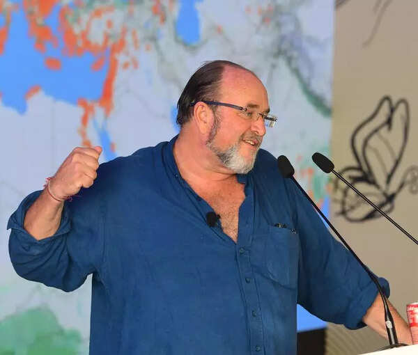 ‘Appalling negligence’: William Dalrymple slams 17th-C Mubarak Manzil demolition