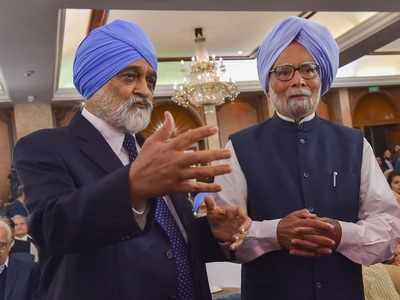 Modi govt does not acknowledge the word 'slowdown': Manmohan Singh