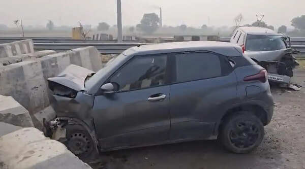 2 BTech grads from Delhi dead as car hits barrier on Delhi-Doon e-way