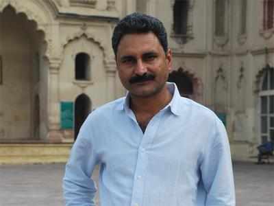 HC acquits 'Peepli Live' co-director Farooqui in rape case