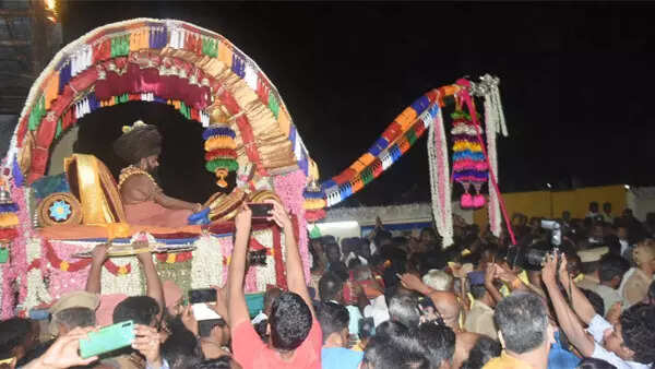 How to deal with rituals that challenge human dignity?