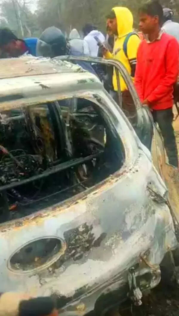 LIC agent burnt alive as moving car turns into fireball in Agra