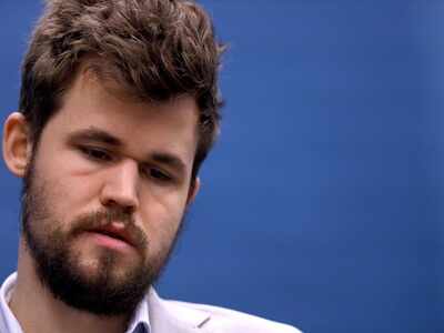 Magnus Carlsen survives Harikrishna scare