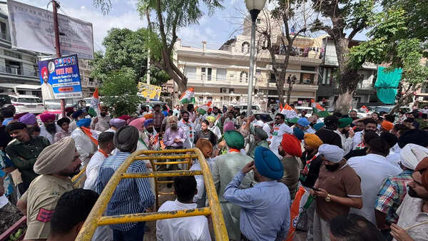 Liquor haul, ‘cop uniform’ recovery spark row in Mohali poll