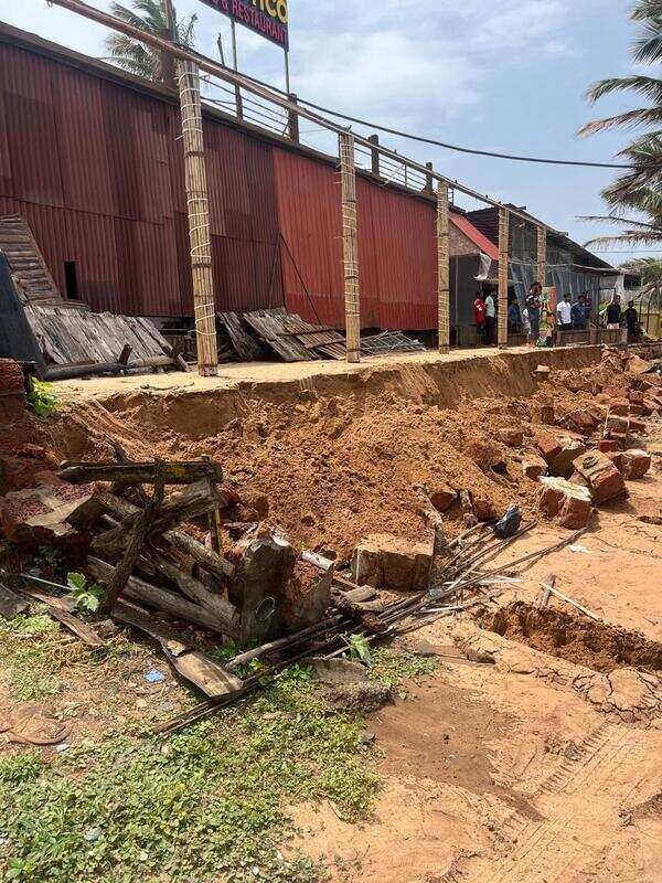 Four illegal structures razed on Calangute beach