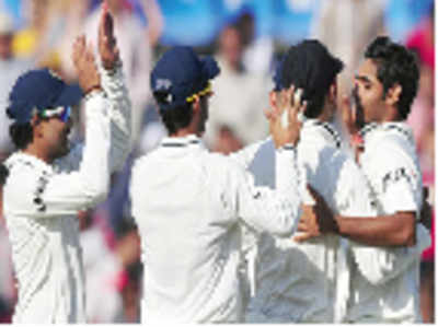 India vs Aus: Bhuvi hands India the edge