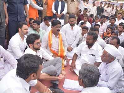 Don’t know much about farming, but understand your suffering: Aaditya Thackeray tells farmers