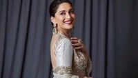 After Salman Khan, Madhuri Dixit comes in support of Saroj Khan 