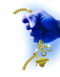 Elderly woman cheated of jewellery worth Rs1.5L