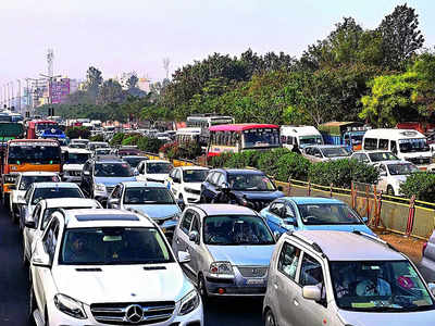 Peak Bengaluru distractions behind the wheel