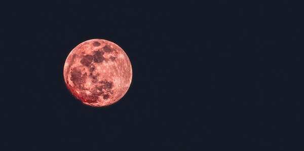 Super blue blood moon plays hide and seek with Doon photographers
