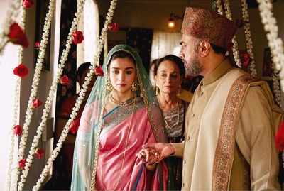 Raazi first weekend box-office collection: Alia Bhatt-Vicky Kaushal film mints Rs 32.94 crore
