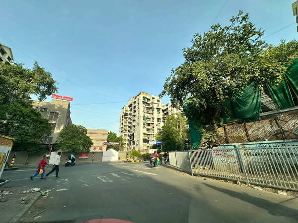 90 Ahmedabad roads to get safety railings