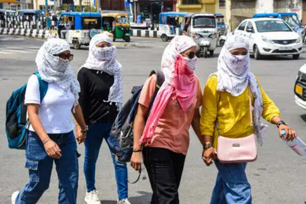 Heatwave grips Buxar, temperature hits 42°C