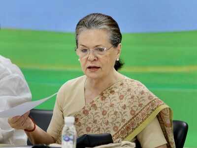 Sonia Gandhi determined to rebuild Congress, consults close party leaders