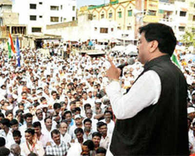 House and spouse provide ammo for Nanded rallies