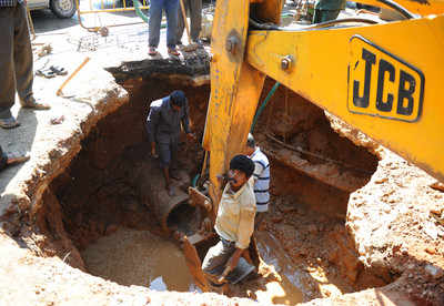 Excavator strikes back: Same spot, same hole near City Station
