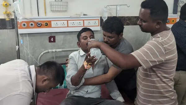 Jolly ride breaks down at Tontadarya Mutt Jatra, injuring 17