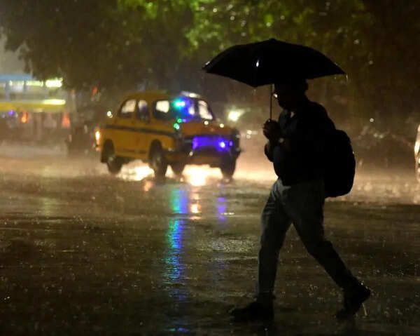 Fourth thunderstorm in 4 days keeps city cool; dry spell ahead