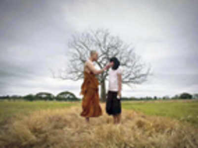 Thai govt fears monk horror movie, bans it