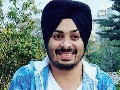 Projects on hold, TV actor hangs himself
