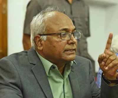 Telangana: Controversial writer Kancha Ilaiah attacked with footwear outside court