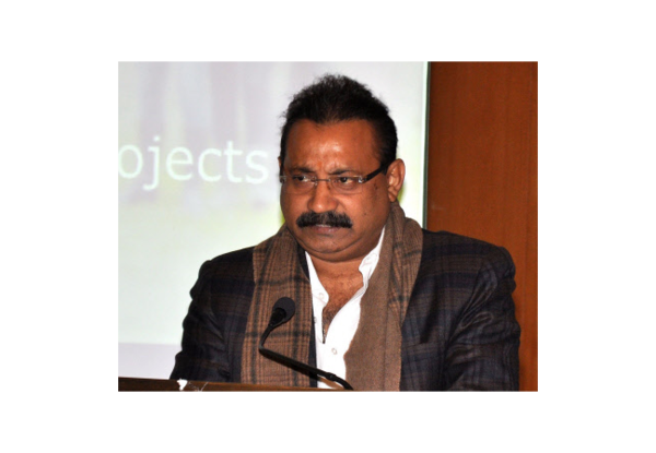 Experts underline import of studies on foreign shores