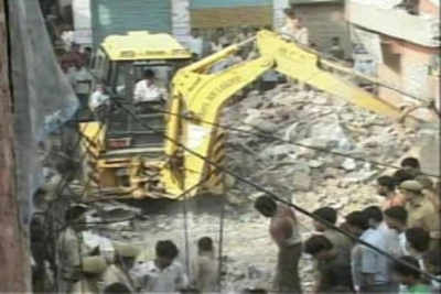 Four-storey building collapses in Delhi, one killed