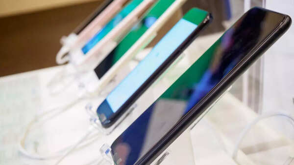 Smartphones launching in January 2026: OnePlus Turbo 6, Honor Power 2, Realme 16 Pro, Oppo Reno 15 and more