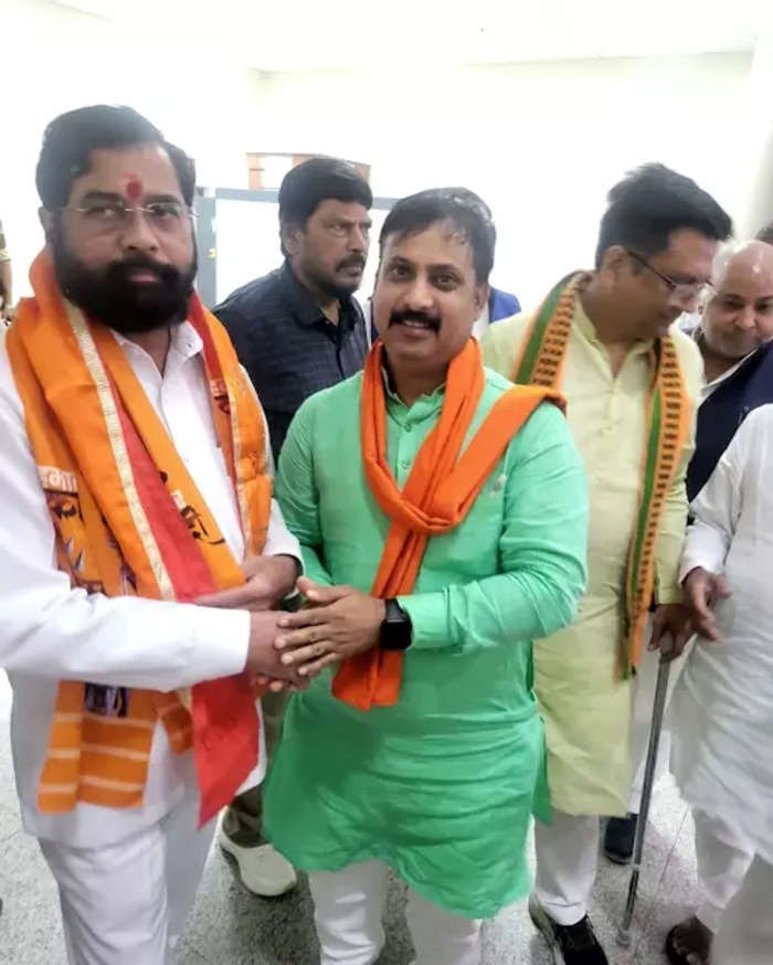 Lok Sabha election: Maharashtra CM Eknath Shinde arrived Varanasi to take part in PM Narendra Modi's nomination