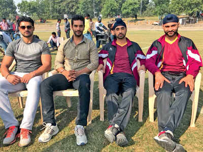 Angad Bedi, Diljit Dosanjh share frame with Bikramjeet and Sandeep Singh on the sets of Soorma