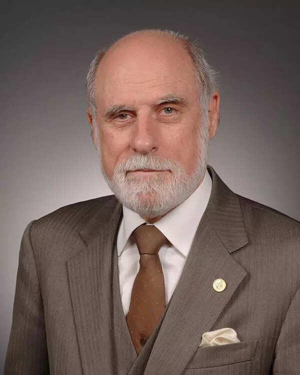 Cerf calls for resilient, diverse internet infra