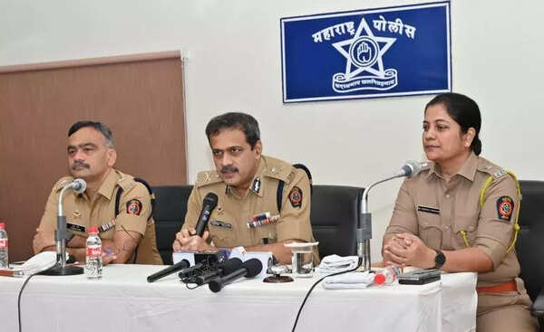 Satara SP on leave to ensure enquiry into ministers’ allegation of high-handedness is not affected: CM