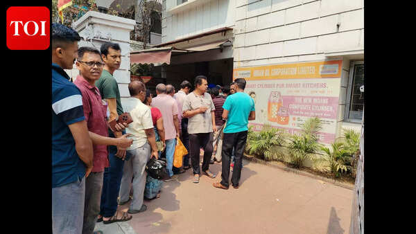 LPG crisis hits canteens: Industry canteens in Jamshedpur shift to rice menu amid LPG shortage; Workers adapt as essential meals change