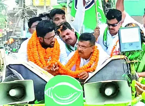 Ex-Mumbai top cop & BJD Puri LS nominee faints due to heat