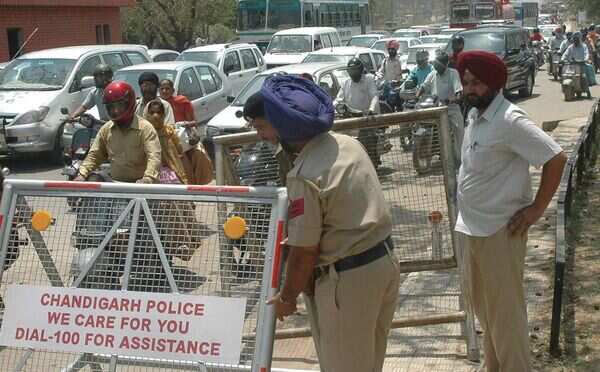 Traffic nakas around Panjab University ahead of student elections