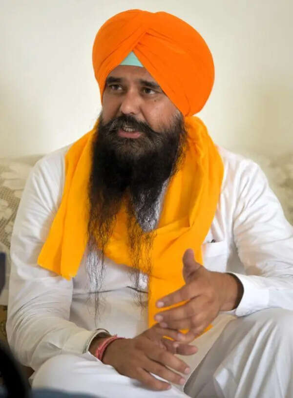 MPs switched to save ‘businesses,’ AAP MLAs stand with CM Mann: Kang