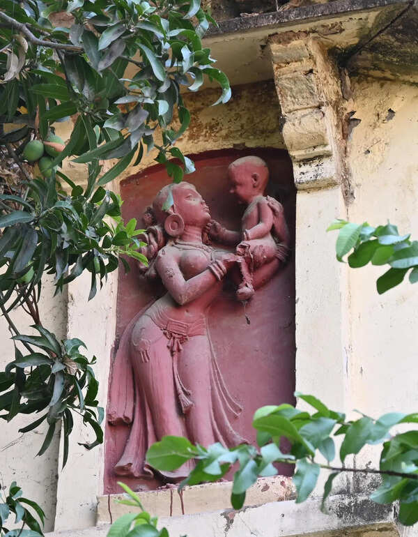 Arts College’s rare Navras sculptures set for restoration after 60 years