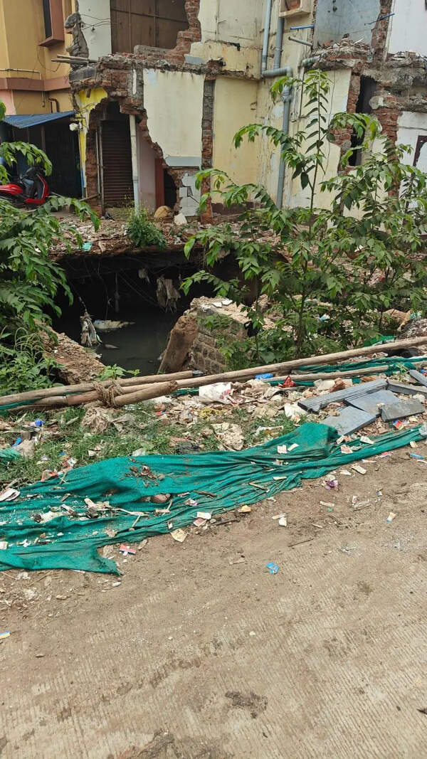 Hubballi traders  seek HDMC action for rainwater drainage issues and cleanliness