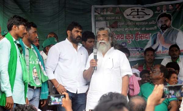 Shibu’s rallies more about people than his rivals